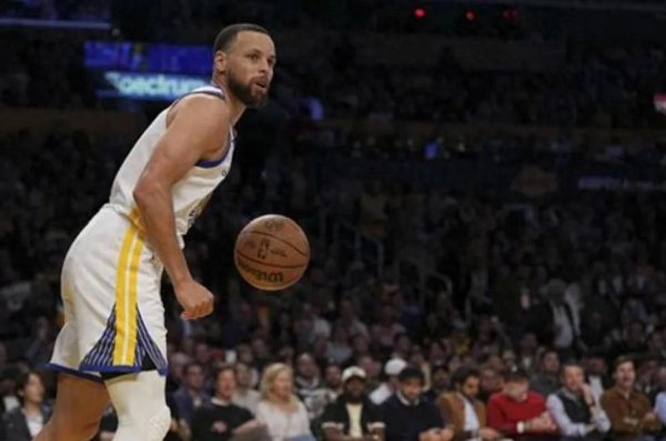 Curry: Với đội hình cốt lõi 