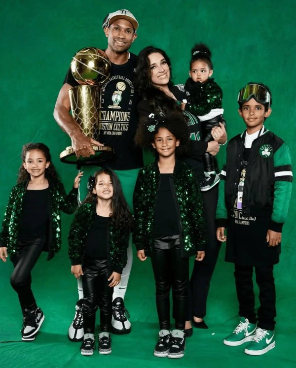 Đứa con thứ sáu của Horford 